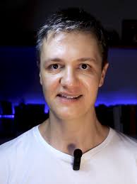 A TEOSOFIA e Madame Blavatsky A Teosofia é a sabedoria dos Deuses. Teosofia  não é uma religião. Helena Petrovna Blavatsky foi quem trouxe a Teosofia  para o Ocidente e fundou em 1875, em Nova York, a ...