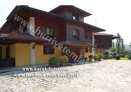Kurtlar Vadisi Dizisinin Buyuk Baronu Polat Alemdarin Babasi Mehmet Karahanli Karakterine Ev Sahipligi Yapmis Olan Villa Simdilerde Ka 2020 Home Fashion Evler Villa
