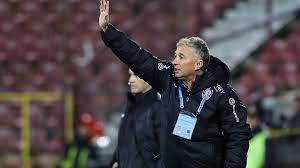 Edi iordanescu a ajuns la un acord cu conducerea clubului din gruia si ii ia locul lui dan petrescu, informeaza digi sport. Adrian Mutu Primul Antrenor Contactat De Cfr Pentru Inlocuirea Lui Dan Petrescu Eurosport