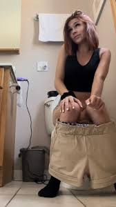 TW Pornstars - 2 pic. Bratty Switch👑. Twitter. New 4 min video posted on • scat  slave toilet sub girl. 5:34 AM - 8 Aug 2022