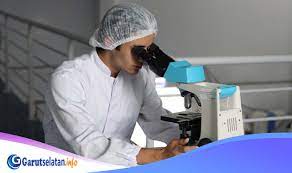 Kimia murni (bersifat eksploratif, laboratory oriented, cenderung ke ilmuan )** no 1 2 3 4 5 6 7 8 9 10 universitas institut pertanian bogor (ipb) institut teknologi bandung (itb) institut teknologi sepuluh nopember (its), surabaya universitas airlangga, surabaya universitas gadjah mada. Menarik Inilah 6 Prospek Kerja Kimia Murni Dan Gajinya Yang Wajib Diketahui