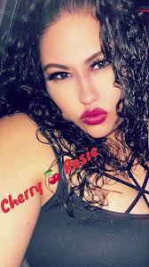 Rosie 🍒cherry (@rosepetal909)