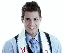 Enterrado corpo do Mister Bahia que morreu em acidente na BR-324