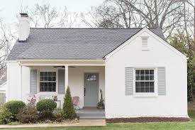Committing to a paint color for the exterior of your home is, well, quite the commitment. The Best Exterior Paint Colors For Farmhouses Southern Living