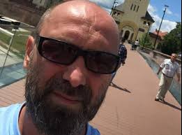 Domnul doctor raed arafat va vorbi despre modul in care poate omul sa produca schimbarile in jurul sau, dar nu numai. Arafat AmeninÅ£at Cu Moartea De Un Internaut Eu O Sa Fiu Acela Care O SÄƒ Te Ingroape LangÄƒ Un Porc Intr Un Mormant De PiatrÄƒ Update
