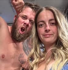 Drop your location in the comments! I might call one of you 😉 #taehyung  #bts