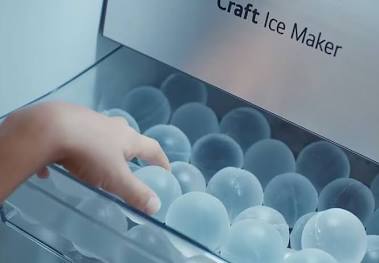 How to make ice balls for picture-perfect cocktails | LG UK