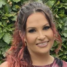 Karin Hughes's Instagram, Twitter & Facebook