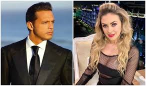 They are associated with a rejection of traditional values. Aracely Arambula Habla De Lo Dificil Que Fue Embarazarse