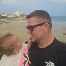 Dan Hawthorne (@Dan2703)