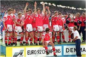 منتخب الدنمارك لكرة القدم يتبع اتحاد كرة القدم الدنماركي وقد مثل الدنمارك في مسابقات كرة قدم دولية منذ 1908. Ù‚ØµØµ Ø§Ù„ÙŠÙˆØ±Ùˆ Ø§Ù„Ø¯Ù†Ù…Ø§Ø±Ùƒ Ø§Ù„Ù…Ù†ØªØ®Ø¨ Ø§Ù„Ø°ÙŠ ØªØ­ÙˆÙ„ Ù…Ù† ÙƒÙ…Ø§Ù„Ø© Ø¹Ø¯Ø¯ Ø¥Ù„Ù‰ Ø¨Ø·Ù„ Ø¨Ø·ÙˆÙ„Ø§Øª