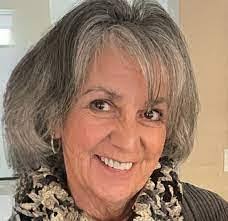 Jennifer Voris's Instagram, Twitter & Facebook