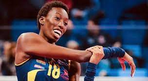 Mimano il numero dei successi mettendosi al centro del campo in posa Italy S Paola Egonu To Carry Olympic Flag At Opening Of Tokyo Games
