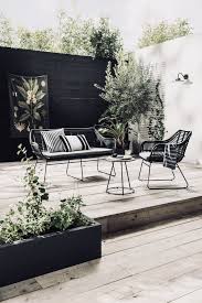 Black And White Deck Decor Gorgeous Outdoor Space Black White Wood Garden Patio Furniture Modern Garden Furniture Outdoor Living Space