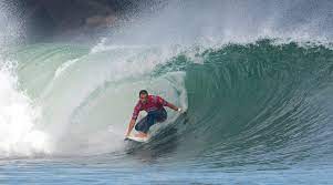 Neben verschiedenen bars, zwei nachtclubs, charmanten restaurants und internetcafés gibt es auch mehrere surfs San Sebastian Surfen Feiern Geniessen Im Baskenland