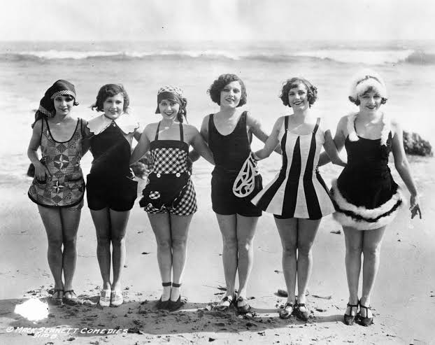 18 Vintage Photos That Show the Evolution of Swimwear