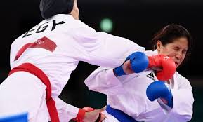 وحال فوز جيانا فاروق، في قبل النهائي، ستخوض مباراة حسم الميدالية الذهبية، بمنافسات الكوميتيه سيدات، وزن 61 كجم، ضد الفائزة من الصربية جوفانا بريكوفيتش، والتركية ميرفي كوبان. T1cxahv N Gim