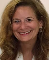 Ellie Simon's Instagram, Twitter & Facebook