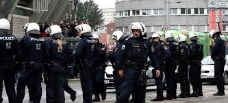 We would like to show you a description here but the site won't allow us. Nach Sturm Rapid Massenschlagerei Mit Gak Fans