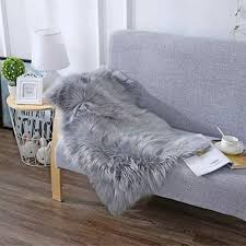Jenis bantal ini paling laris di eropa sejak zaman dahulu. Jual Dimora Karpet Bulu Domba Online April 2021 Blibli