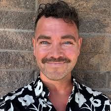 🚨 ¡CONFIRMADO! Emily Blunt, Meryl Streep, Anne Hathaway y Stanley Tucci  están en conversaciones para volver para la secuela de The Devil Wears  Prada en Disney. El director David Frankel y la