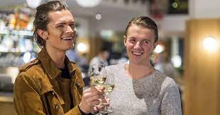 Jun 22, 2021 · operazangeres francis van broekhuizen heeft dankzij corona veel in de picture gestaan. Koen En Gigi Geluk Zit Echt Niet In Een Broodje Krab Show Ad Nl