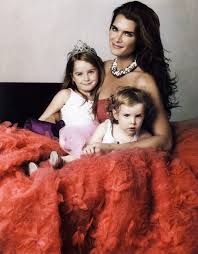Brooke christa shields is an american actress and model. Brooke Shields Photo Pics Wallpaper Photo 186521 Brooke Shields Brooke Shields Young Celebrities