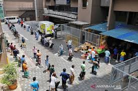 Kerja kosong singapore, gaji ditolak work permit apabila kerja di singapura, anda kena tahu bahawa majikanlah yang perlu bayar setiap bulan, tanpa tolak gaji pekerja. Singapura Berpacu Membangun Tempat Tidur Untuk Pasien Covid 19 Antara News