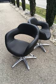 Coiffeurstuhle Neu Uberziehen In Speziellem Kunstleder In 2020 Sessel Neu Beziehen Polsterei Lederstuhle