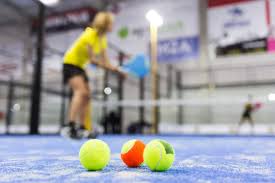 News - Christen Whitman & Whitney Wren Riding on Bed... - club  COMMON.SPORTS.PADEL erika - Clubeo