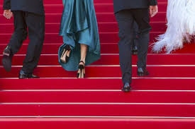 Résultat de recherche d'images pour "cannes montée des marches"