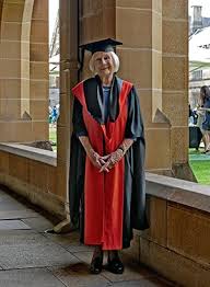 Australia S Oldest Phd Graduate 93 Year Old Dr Lis Kirkby The University Of Sydney University Of Sydney Dr Li Graduation Robes
