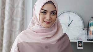 Orang tua sih dukung apa pun itu keputusan aku asalkan itu positif dan dari dulu mama sudah senang lihat aku berhijab. Citra Kirana Ceritakan Perjalanan Spiritualnya Hingga Kini Putuskan Berhijab Tribun Jateng