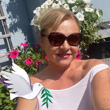 With great sadness I write this post. By now a lot of ye will know of the  sudden and unexpected passing of Hardy Bucks Actor Alan Carter, known to  his Family and