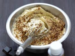 Decouvrez Notre Recette Facile Et Rapide De Creme Au Beurre Praline Sur Cuisine Actuelle Retrouvez Les Creme Au Beurre Praline Creme Au Beurre Facile Recette