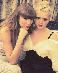 When she was 9 years, taylor began to travel to new york city for vocal and acting lessons. Taylor Swift Taylorswift Instagram Photos And Videos