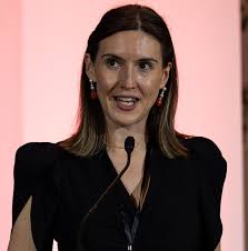 Stephanie Bridger's Instagram, Twitter & Facebook