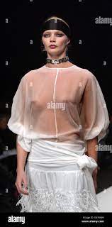 Fashion model see through white top nipple s showing hi-res stock  photography and images - Alamy