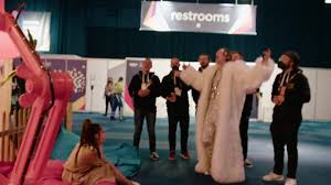 The eurovision entries from norway and azerbaijan seem to have found each other completely. Er Tix Efendi Sant Tidenes Pr Stunt I Esc Nrk Kultur Og Underholdning