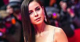 Einigen followern fällt bei dem hübschen schnappschuss weniger das schöne wetter oder. Lena Meyer Landrut Altes Video Aufgetaucht Schwanger Im Tv Bunte De