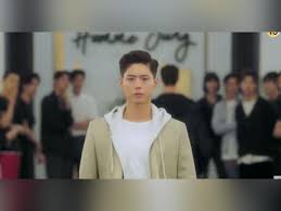 Father, mother (deceased), older brother and two older sisters. Park Bo Gum Is A Romantic Dreamer In Record Of Youth S Latest Teaser