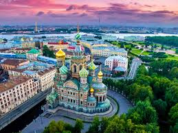 It is situated on the neva river, at the head of the gulf of finland on the baltic sea. St Petersburg Travetou