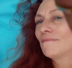 Can someone edit people out of this picture?