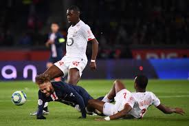Calendrier, scores et resultats de l'equipe de foot de lille osc metropole (dogues) Neymar Gets Jeered On His Psg Return