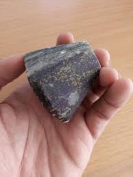 Apakah batu berasal dari tanah atau tanah yang berasal dari mengapa tanah memiliki jenis yg berbeda seperti tanah alluvial,gambut,kapur? Langka Batu Papua Yang Terkenal Steemit