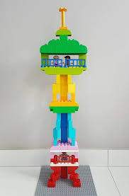Hier Siehst Du Das Space Needle Aus Lego Duplo Das Uns Von Brickaddict De Gefallt Lego Duplo Lego Lego Kreativ