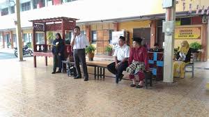 Pada 2019, sekolah menengah teknik klang memiliki 436 pelajar lelaki dan 169 pelajar perempuan. Taklimat Koperasi Kolej Vokasional Klang Berhad Facebook