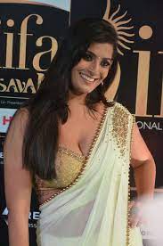 Actress varalakshmi hot pics : Pin On Actresses
