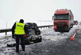 Na s8 doszło do wypadku. Wypadek Na S8 Dwie Osoby Trafily Do Szpitala Radio Ziemi Wielunskiej