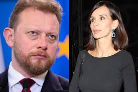 Syn mial kontakt z dziecmi, ktore mialy kontakt z osoba zakazona. Viola Kolakowska Nazwala Szumowskiego Jaszczurem Celebrytka Boi Sie Ze Minister Chce Psychicznie Wykonczyc Dzieci